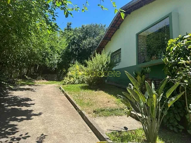 Casa 3 quartos e 2 banheiros, à venda, no bairro Borba em Pindamonhangaba
