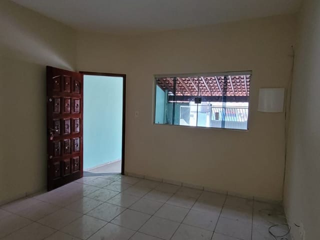 Casa com 150m² 2 quartos e 1 banheiro, à venda, no bairro Comercial e Residencial Jardim Mariana em Pindamonhangaba