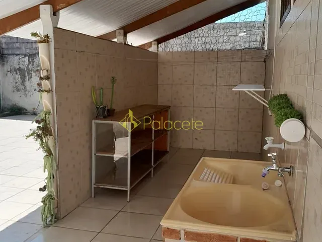 Casa com 430m² 3 quartos e 3 banheiros, à venda, no bairro Residencial e Comercial Vila Verde em Pindamonhangaba