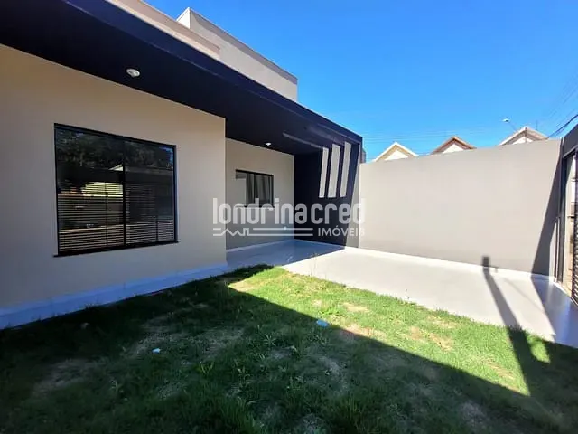 Casa com 125m² 3 quartos e 2 banheiros, à venda, no bairro Jardim Strass em Londrina
