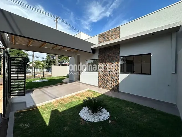 Casa com 202m² 3 quartos e 2 banheiros, à venda, no bairro Aeroporto em Londrina