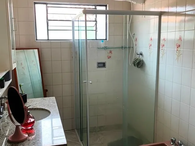 Casa com 300m² 3 quartos e 3 banheiros, à venda, no bairro Santana em Pindamonhangaba