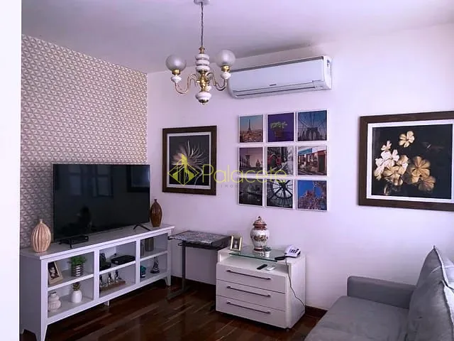 Casa com 300m² 3 quartos e 3 banheiros, à venda, no bairro Santana em Pindamonhangaba