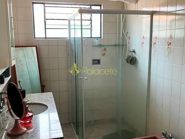 Casa com 300m² 3 quartos e 3 banheiros, à venda, no bairro Santana em Pindamonhangaba
