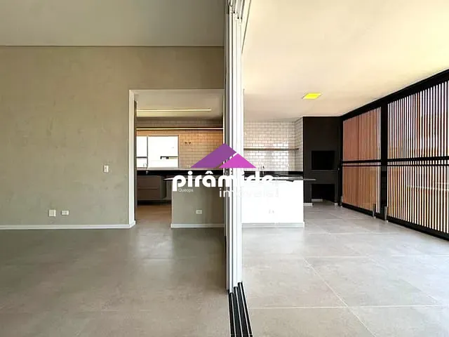 Casa com 451m² 3 quartos e 5 banheiros, à venda, no bairro Urbanova em São José dos Campos