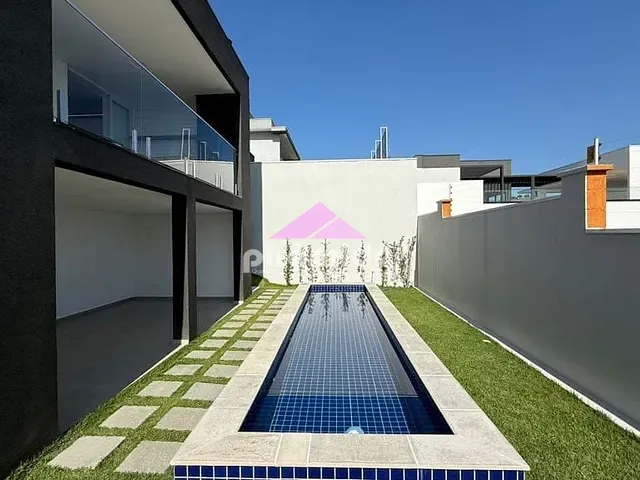 Casa com 451m² 3 quartos e 5 banheiros, à venda, no bairro Urbanova em São José dos Campos