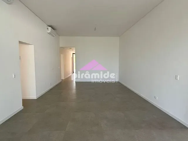 Casa com 451m² 3 quartos e 5 banheiros, à venda, no bairro Urbanova em São José dos Campos