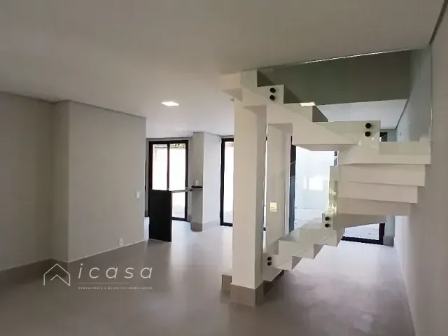 Casa com 400m² 5 quartos e 4 banheiros, à venda, no bairro Cambury em São Sebastião