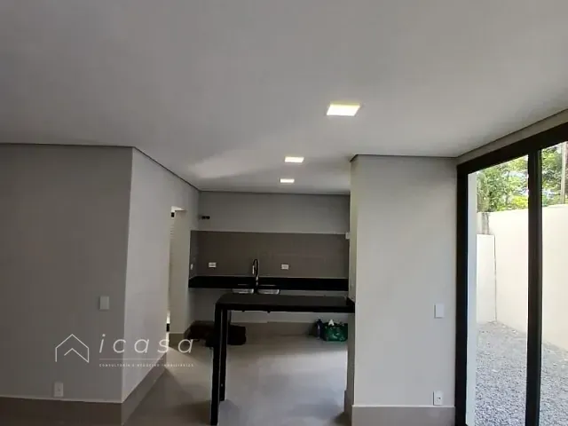 Casa com 400m² 5 quartos e 4 banheiros, à venda, no bairro Cambury em São Sebastião