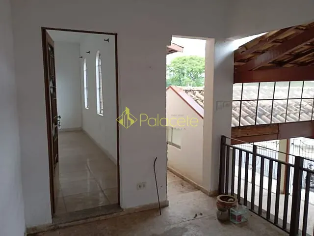 Casa 4 quartos e 2 banheiros, à venda, no bairro Loteamento Jardim Imperial em Pindamonhangaba