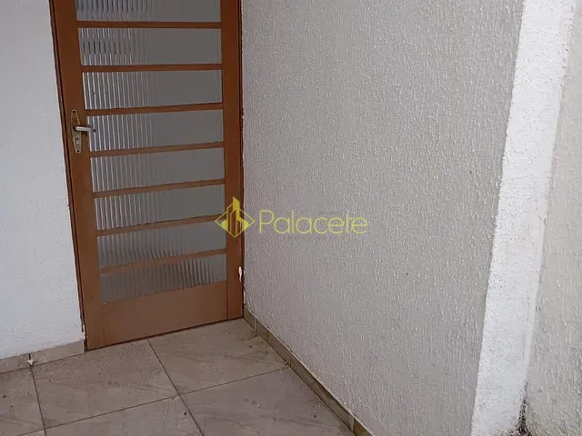 Casa 4 quartos e 2 banheiros, à venda, no bairro Loteamento Jardim Imperial em Pindamonhangaba
