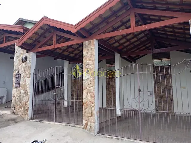 Casa 4 quartos e 2 banheiros, à venda, no bairro Loteamento Jardim Imperial em Pindamonhangaba