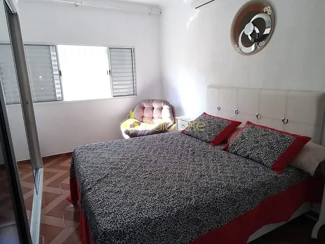 Casa com 217m² 3 quartos e 2 banheiros, à venda, no bairro Jardim Boa Vista em Pindamonhangaba