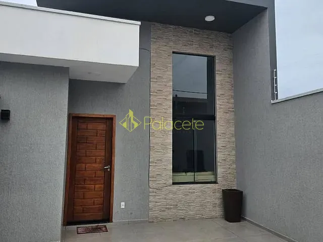 Casa com 176m² 3 quartos e 2 banheiros, à venda, no bairro Loteamento Residencial e Comercial Flamboyant em Pindamonhangaba