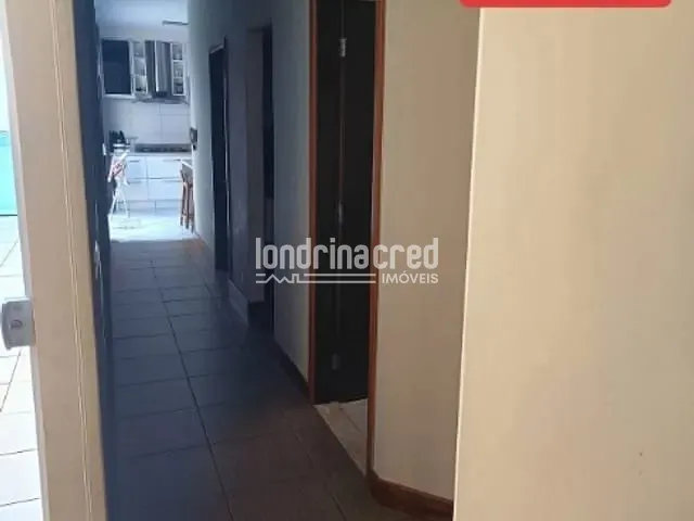 Casa com 200m² 3 quartos e 2 banheiros, à venda, no bairro Jardim Alto do Cafezal em Londrina