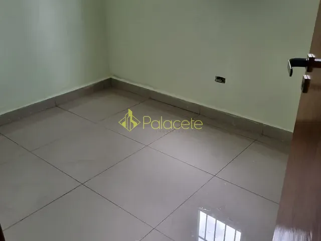 Casa 3 quartos e 2 banheiros, à venda, no bairro Residencial Antares em Taubaté