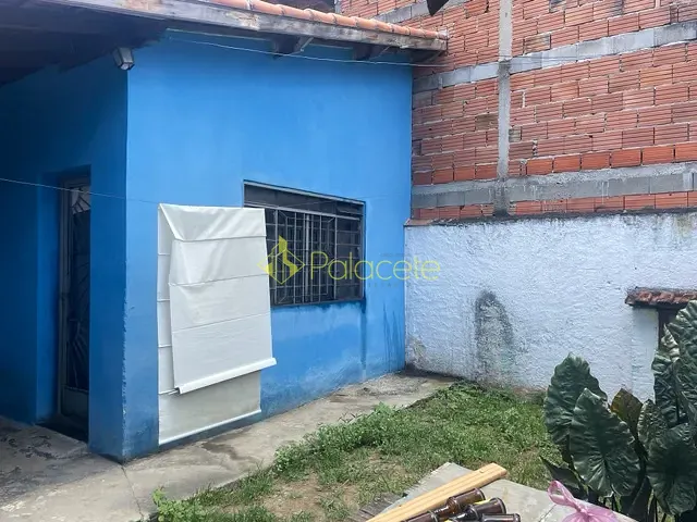 Casa com 250m² 2 quartos e 1 banheiro, à venda, no bairro Jardim Eloyna em Pindamonhangaba