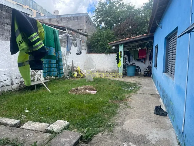 Casa com 250m² 2 quartos e 1 banheiro, à venda, no bairro Jardim Eloyna em Pindamonhangaba