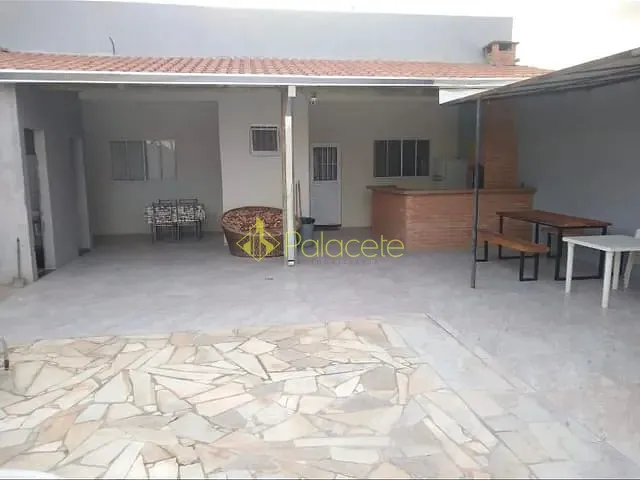 Casa com 250m² 2 quartos e 3 banheiros, à venda, no bairro Residencial e Comercial Portal dos Eucaliptos em Pindamonhangaba