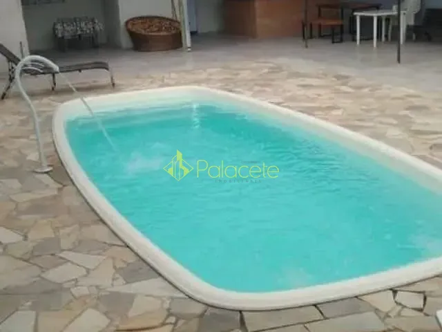 Casa com 250m² 2 quartos e 3 banheiros, à venda, no bairro Residencial e Comercial Portal dos Eucaliptos em Pindamonhangaba