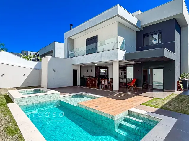 Casa com 450m² 4 quartos e 5 banheiros, à venda, no bairro Condomínio Residencial Alphaville em São José dos Campos
