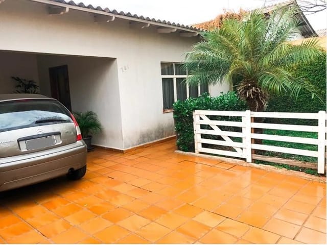 Foto do Casa - Casa na Zona Sul de Londrina: 4 Quartos, 1 Suíte, Edícula com Despensa, Garagem para 2 Carros e Excelente Estrutura para Sua Família! | Londrina Cred Imóveis