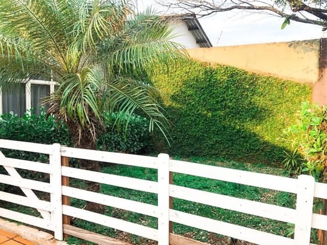 Foto do Casa - Casa na Zona Sul de Londrina: 4 Quartos, 1 Suíte, Edícula com Despensa, Garagem para 2 Carros e Excelente Estrutura para Sua Família! | Londrina Cred Imóveis