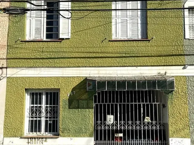Sobrado 3 quartos e 2 banheiros, à venda, no bairro Jardim Boa Vista em Pindamonhangaba