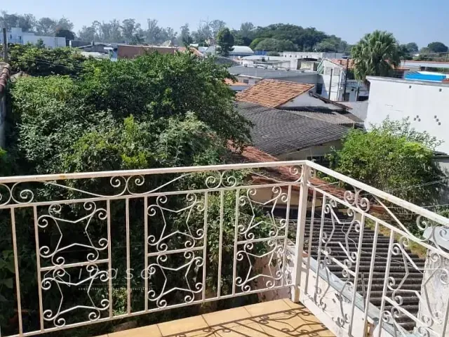 Casa com 300m² 4 quartos e 2 banheiros, à venda, no bairro Vila Nair em São José dos Campos