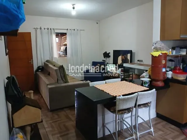 Casa com 150m² 3 quartos e 1 banheiro, à venda, no bairro Antares em Londrina