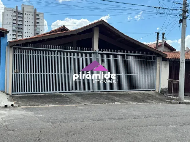Casa com 300m² 3 quartos e 3 banheiros, à venda, no bairro Parque Industrial em São José dos Campos