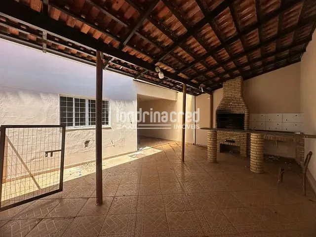 Casa com 200m² 4 quartos e 3 banheiros, à venda, no bairro Centro em Londrina