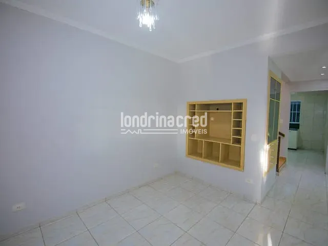 Casa com 125m² 4 quartos e 3 banheiros, à venda, no bairro Conjunto Café em Londrina