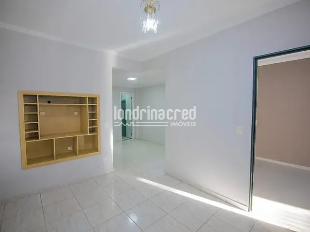 Casa com 125m² 4 quartos e 3 banheiros, à venda, no bairro Conjunto Café em Londrina