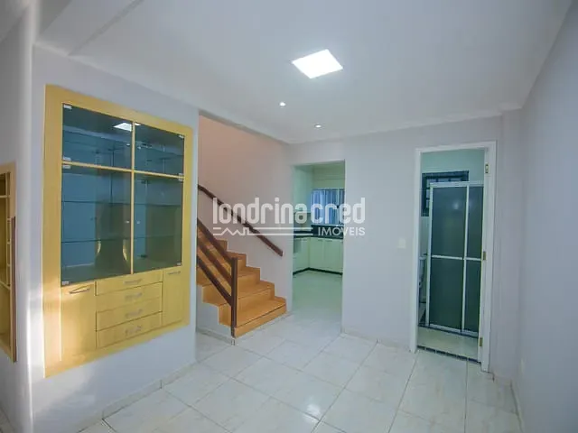 Casa com 125m² 4 quartos e 3 banheiros, à venda, no bairro Conjunto Café em Londrina