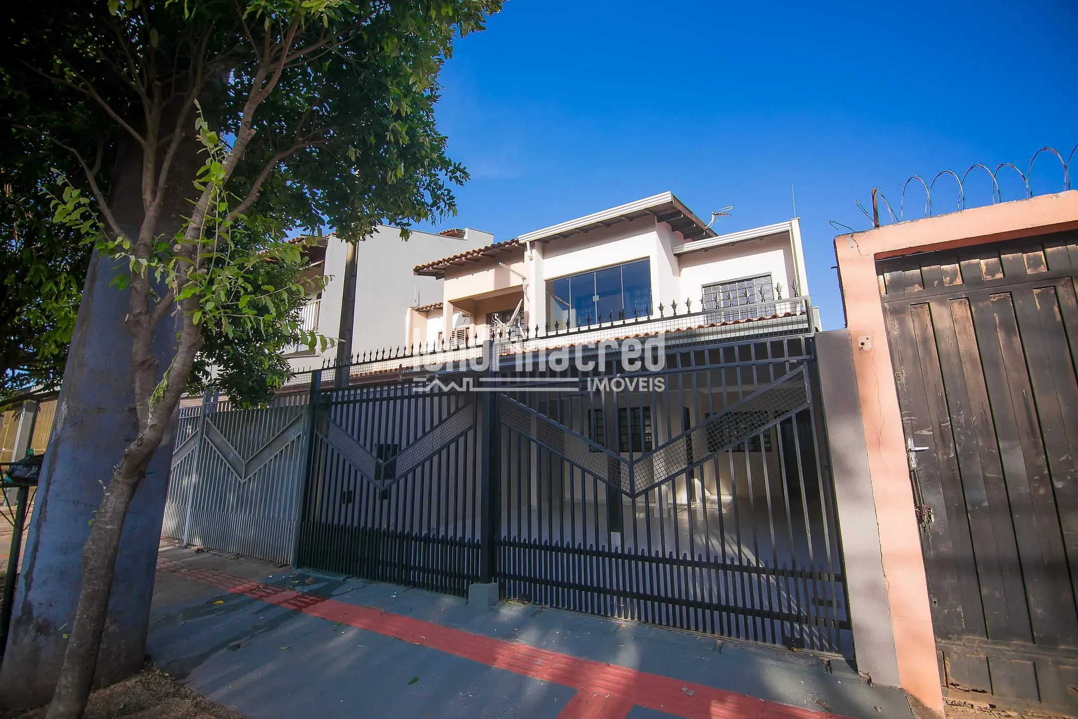 Casa, 4 quartos, 135 m² - Foto 1