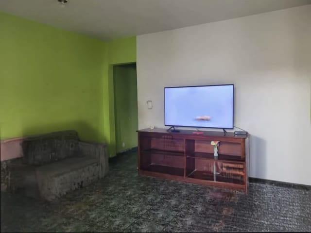 Casa com 200m² 2 quartos e 1 banheiro, à venda, no bairro Jardim Rosely em Pindamonhangaba