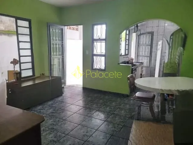 Casa com 200m² 2 quartos e 1 banheiro, à venda, no bairro Jardim Rosely em Pindamonhangaba