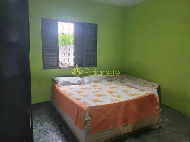 Casa com 200m² 2 quartos e 1 banheiro, à venda, no bairro Jardim Rosely em Pindamonhangaba