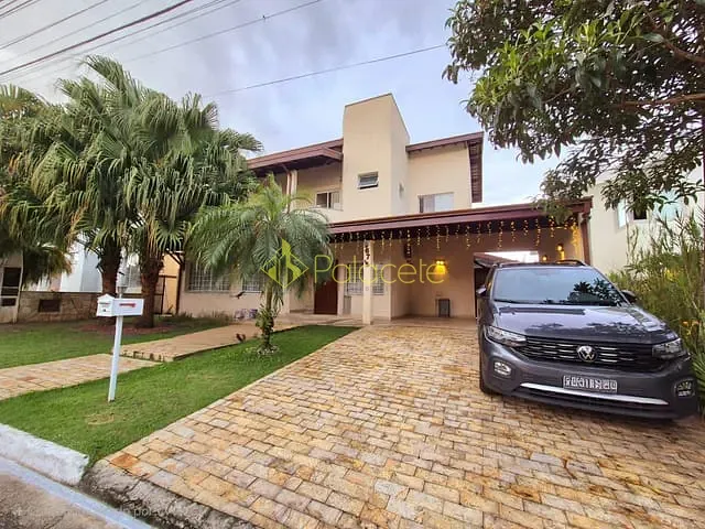 Casa com 435m² 4 quartos e 2 banheiros, à venda, no bairro Condominio Residencial Real Ville em Pindamonhangaba