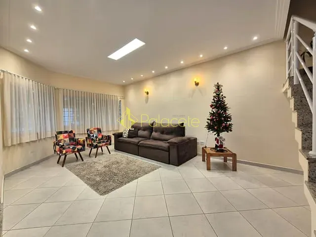 Casa com 435m² 4 quartos e 2 banheiros, à venda, no bairro Condominio Residencial Real Ville em Pindamonhangaba