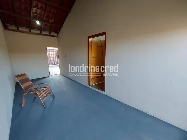 Casa com 200m² 4 quartos e 2 banheiros, à venda, no bairro Conjunto Parigot de Souza 1 em Londrina