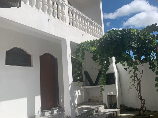 Casa 5 quartos e 5 banheiros, para alugar, no bairro Chácara da Galega em Pindamonhangaba
