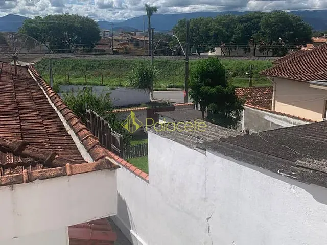 Casa 5 quartos e 5 banheiros, para alugar, no bairro Chácara da Galega em Pindamonhangaba