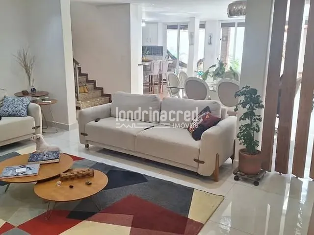 Casa 3 quartos e 3 banheiros, à venda, no bairro Universitário em Londrina