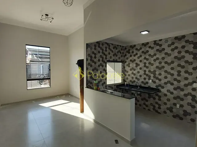 Casa 2 quartos e 2 banheiros, à venda, no bairro Jardim Hípica Pinheiro em Taubaté