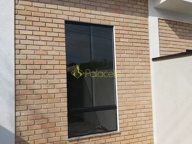 Casa 2 quartos e 2 banheiros, à venda, no bairro Jardim Hípica Pinheiro em Taubaté