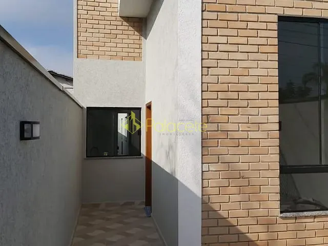 Casa 2 quartos e 2 banheiros, à venda, no bairro Jardim Hípica Pinheiro em Taubaté
