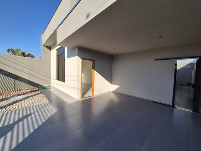 Foto do Casa - Casa Ampla com 3 Quartos sendo um suíte, Terreno de 200m² no Residencial Abussafe, Próxima a Mercados e Escolas | Londrina Cred Imóveis