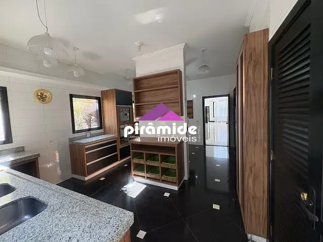 Casa com 360m² 6 quartos e 7 banheiros, à venda, no bairro Jardim das Colinas em São José dos Campos
